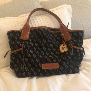 Dooney & Bourke signature shopper tote
